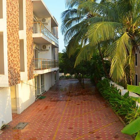 Nilaya Beach Resort Alībāg Zewnętrze zdjęcie